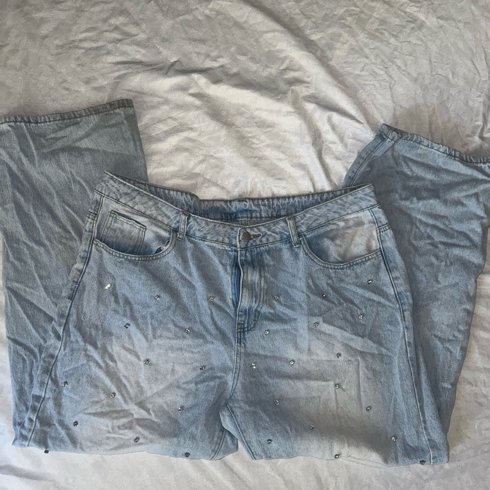 SHEIN Light Blue Straight Leg Jeans with Rhinestones